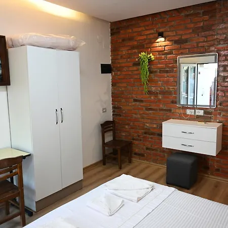 The Parkside I Apartment *